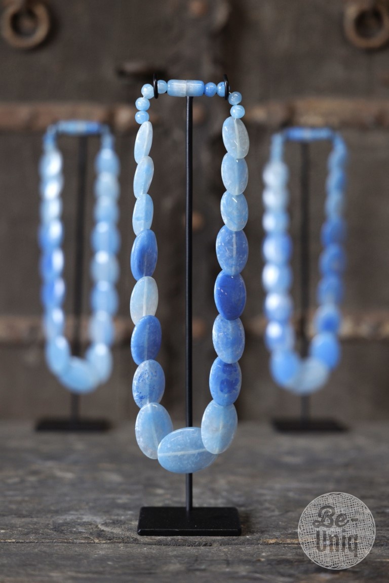Be-Uniq Ketting Op Standaard | Blauw | H34 x B8 x D6 cm