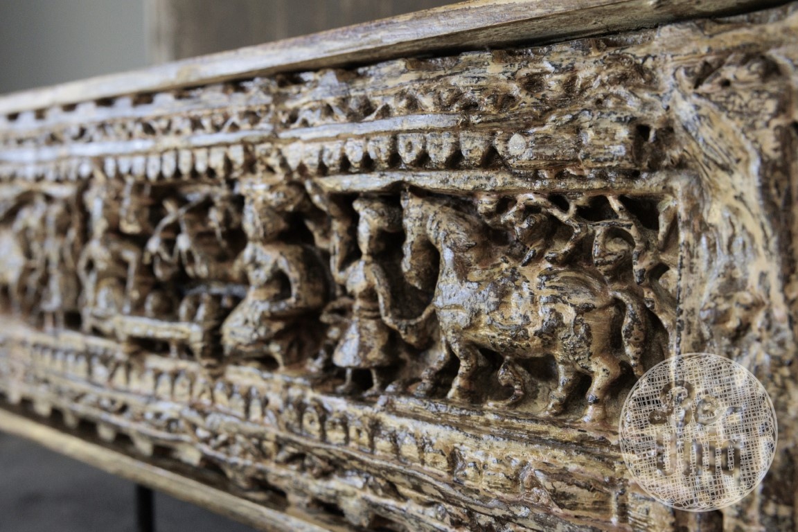 Be-Uniq Houtsnijwerk Paneel Op Standaard | India | H31 x B50 x D4 cm