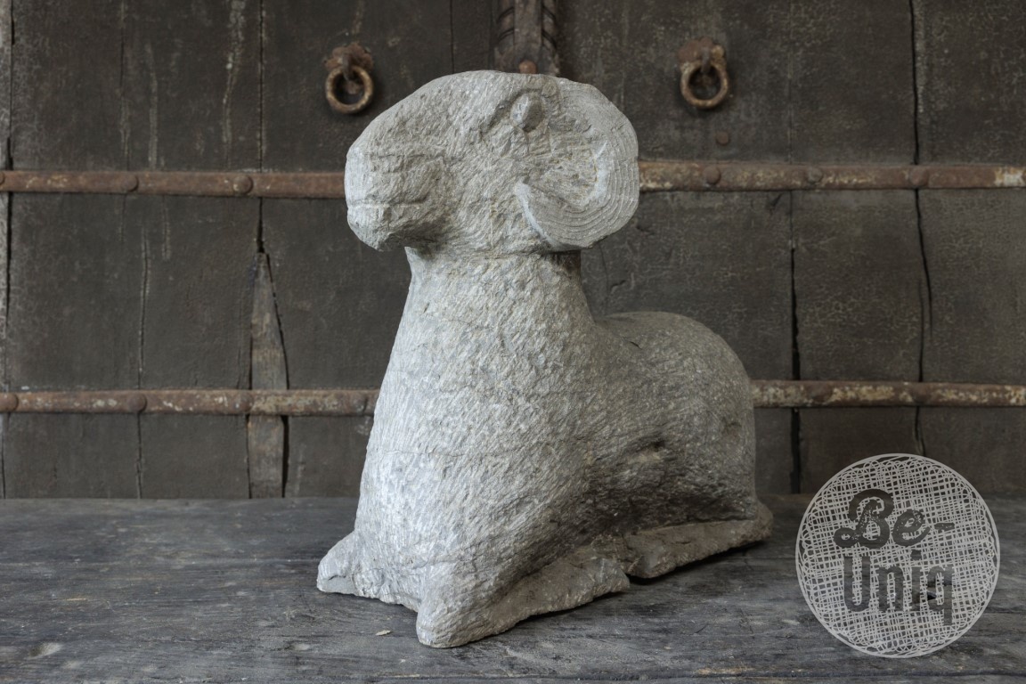 Be-Uniq Oude Stenen Ram | China | H40 x B40 x D18 cm