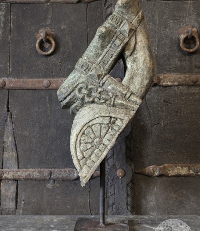 Be-Uniq Antiek Paard Op Standaard | India | H56 x B13 x D23 cm