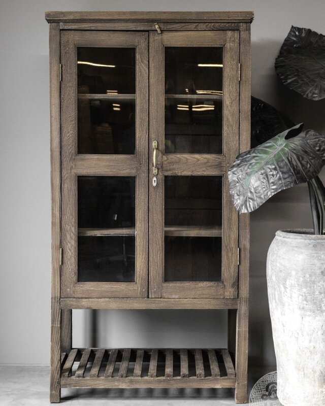 Be-Uniq Oude Vitrinekast | Rustiek Verweerd | H188 x B94 x D47 cm