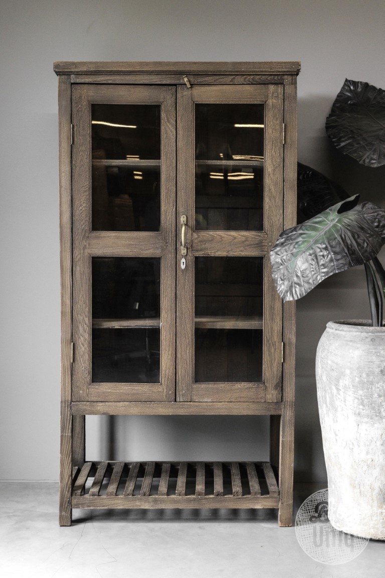 Be-Uniq Oude Vitrinekast | Rustiek Verweerd | H188 x B94 x D47 cm