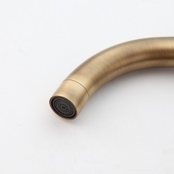 Rene Houtman Ingebouwde Muurkraan - Brons met los binnenwerk