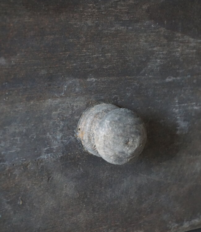 Rene Houtman Oude Wandtafel Verweerd | H82 x B101 x D51 cm