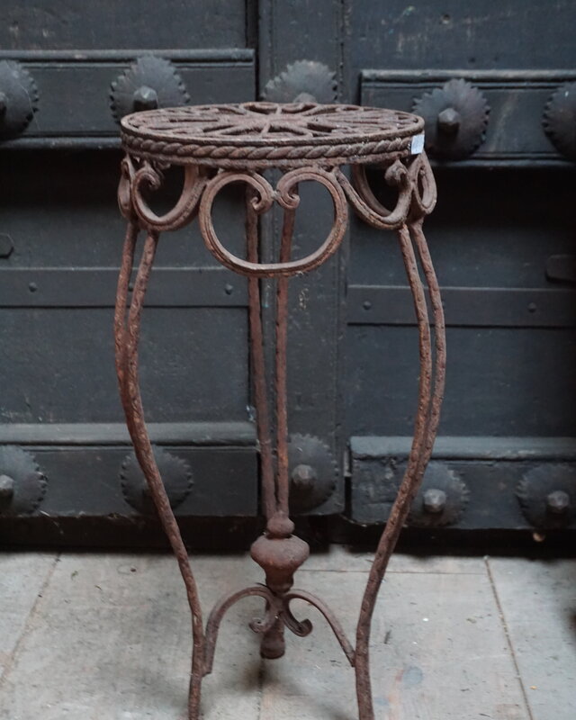 Rene Houtman Bijzettafel | Gietijzer | H50 x D22 cm
