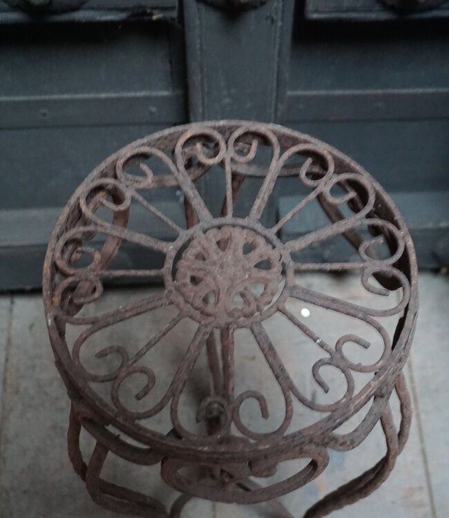 Rene Houtman Bijzettafel | Gietijzer | H50 x D22 cm