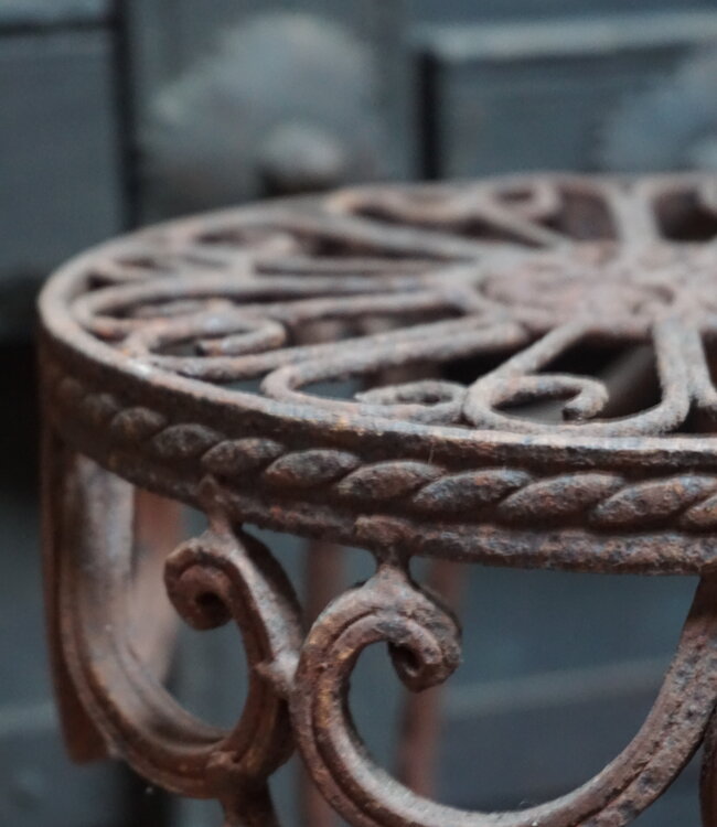 Rene Houtman Bijzettafel | Gietijzer | H50 x D22 cm