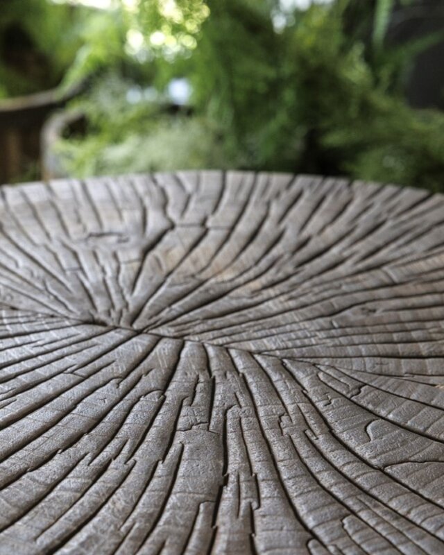 Be-Uniq Bijzettafel Oude Schijf Hout | Gerookt | H42 x B55 x D58 cm