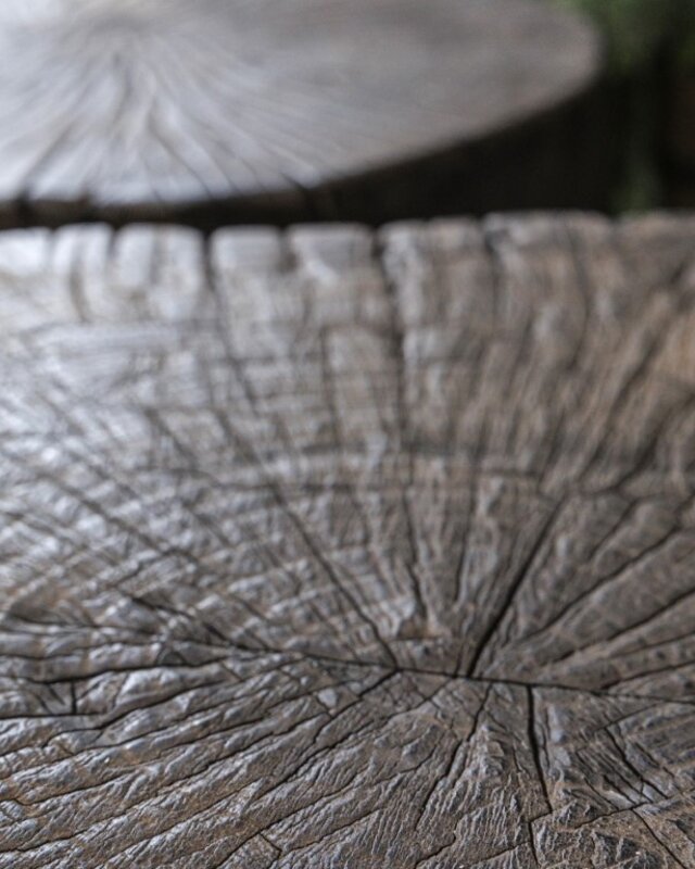 Be-Uniq Bijzettafel Oude Schijf Hout | Gerookt | H42 x B55 x D58 cm