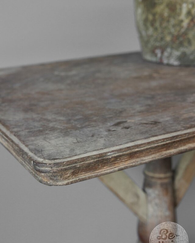 Be-Uniq Antieke Wijntafel | Indonesië | H78 x B84 x D54 cm