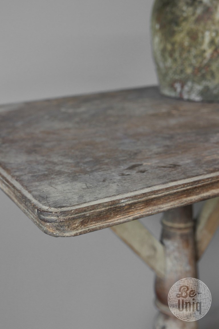Be-Uniq Antieke Wijntafel | Indonesië | H78 x B84 x D54 cm