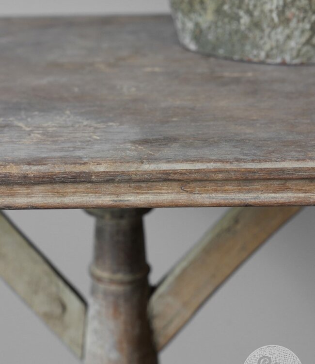 Be-Uniq Antieke Wijntafel | Indonesië | H78 x B84 x D54 cm