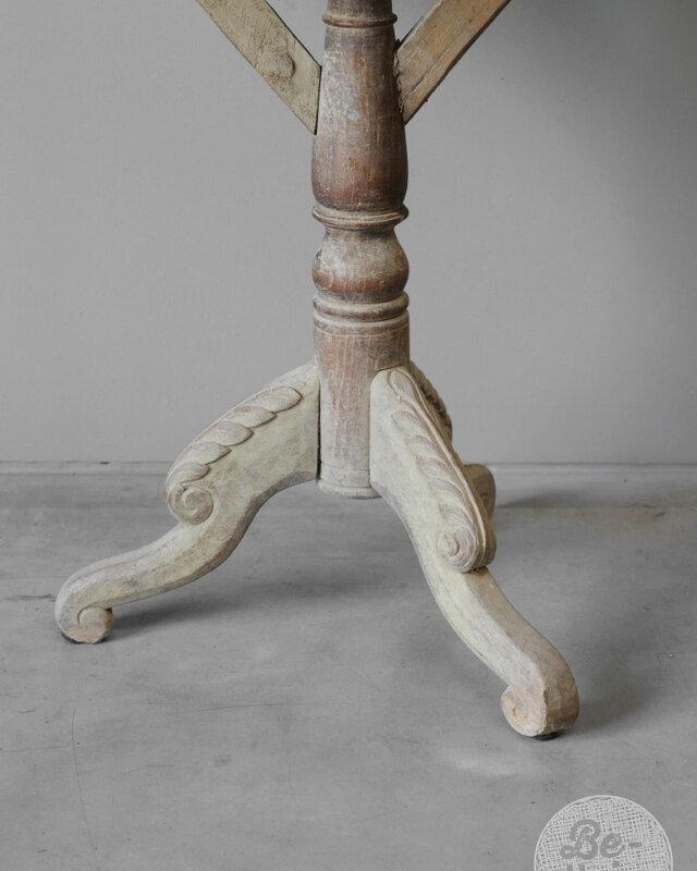 Be-Uniq Antieke Wijntafel | Indonesië | H78 x B84 x D54 cm