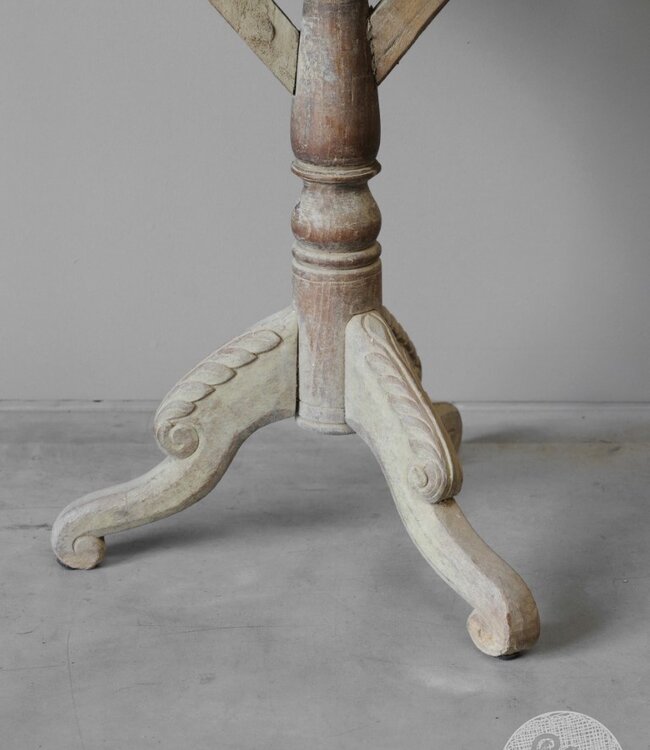 Be-Uniq Antieke Wijntafel | Indonesië | H78 x B84 x D54 cm