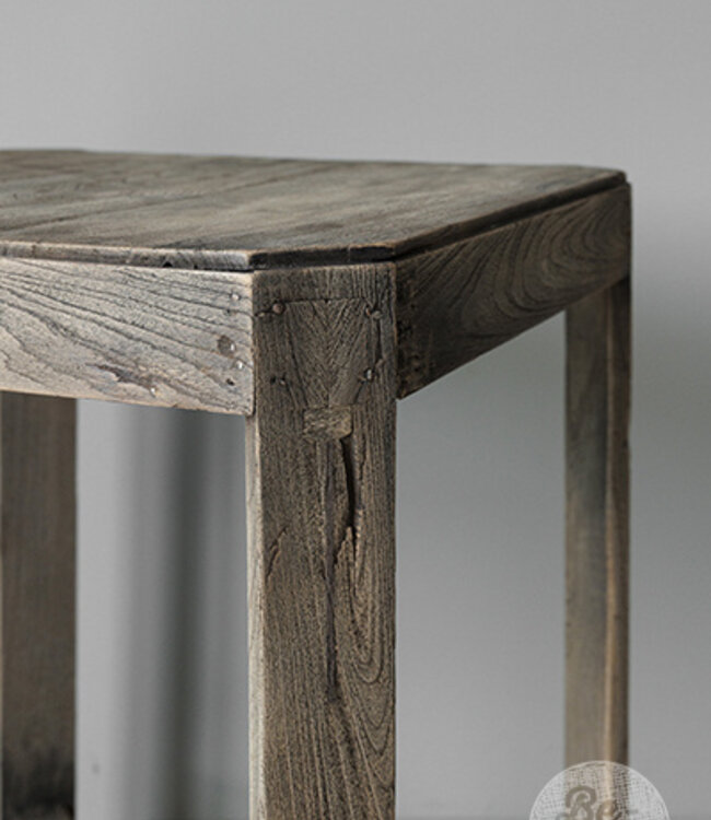 Be-Uniq Oude Bijzettafel | Rustiek Verweerd | H52 x B45 x D45 cm