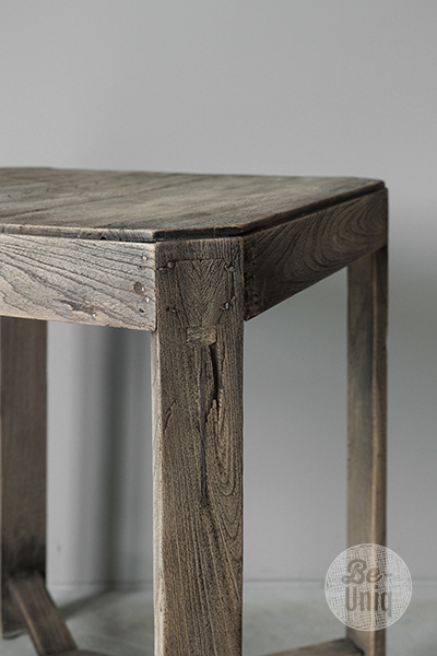 Be-Uniq Oude Bijzettafel | Rustiek Verweerd | H52 x B45 x D45 cm