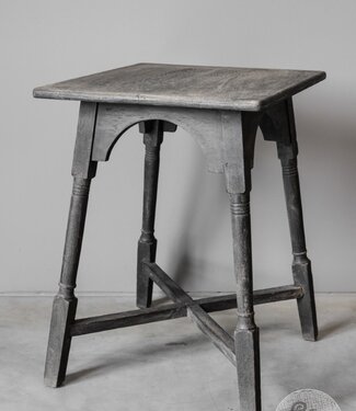 Be-Uniq Oude Bijzettafel | India | H63 x B49 x D50 cm