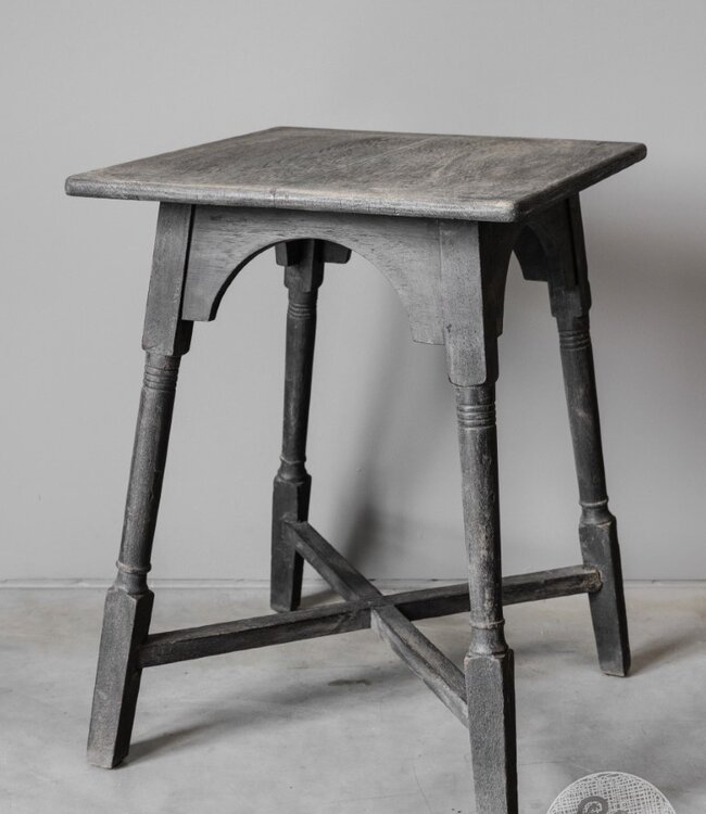 Be-Uniq Oude Bijzettafel | India | H63 x B49 x D50 cm