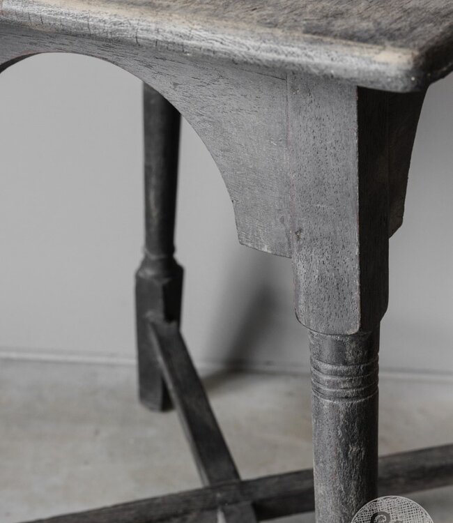 Be-Uniq Oude Bijzettafel | India | H63 x B49 x D50 cm