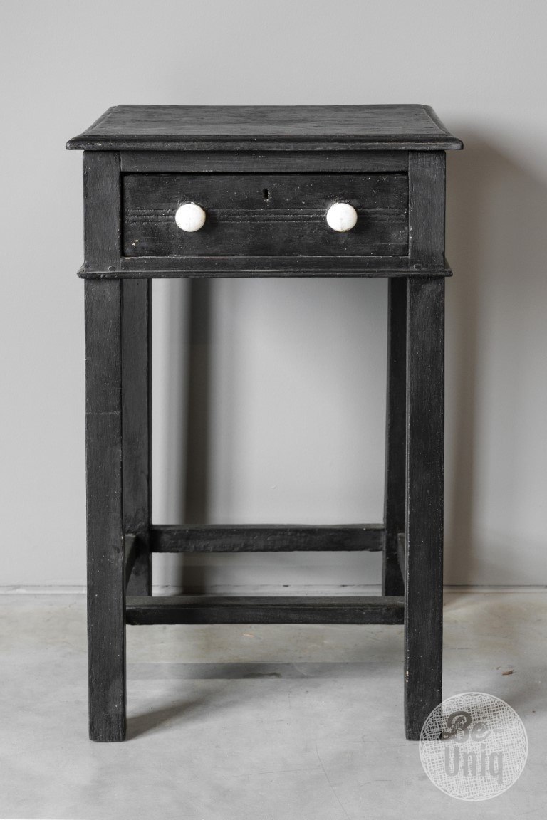 Be-Uniq Oude Bijzettafel | India | H75 x B45 x D45 cm