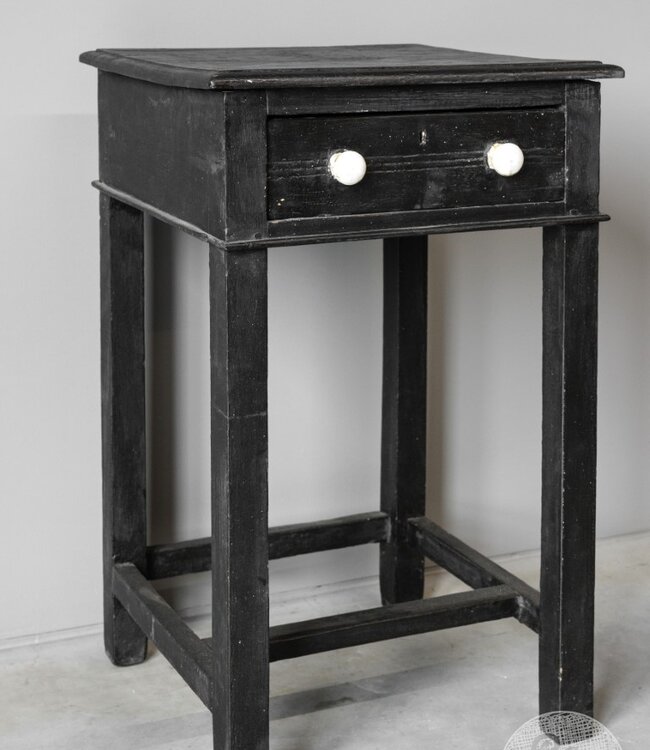 Be-Uniq Oude Bijzettafel | India | H75 x B45 x D45 cm