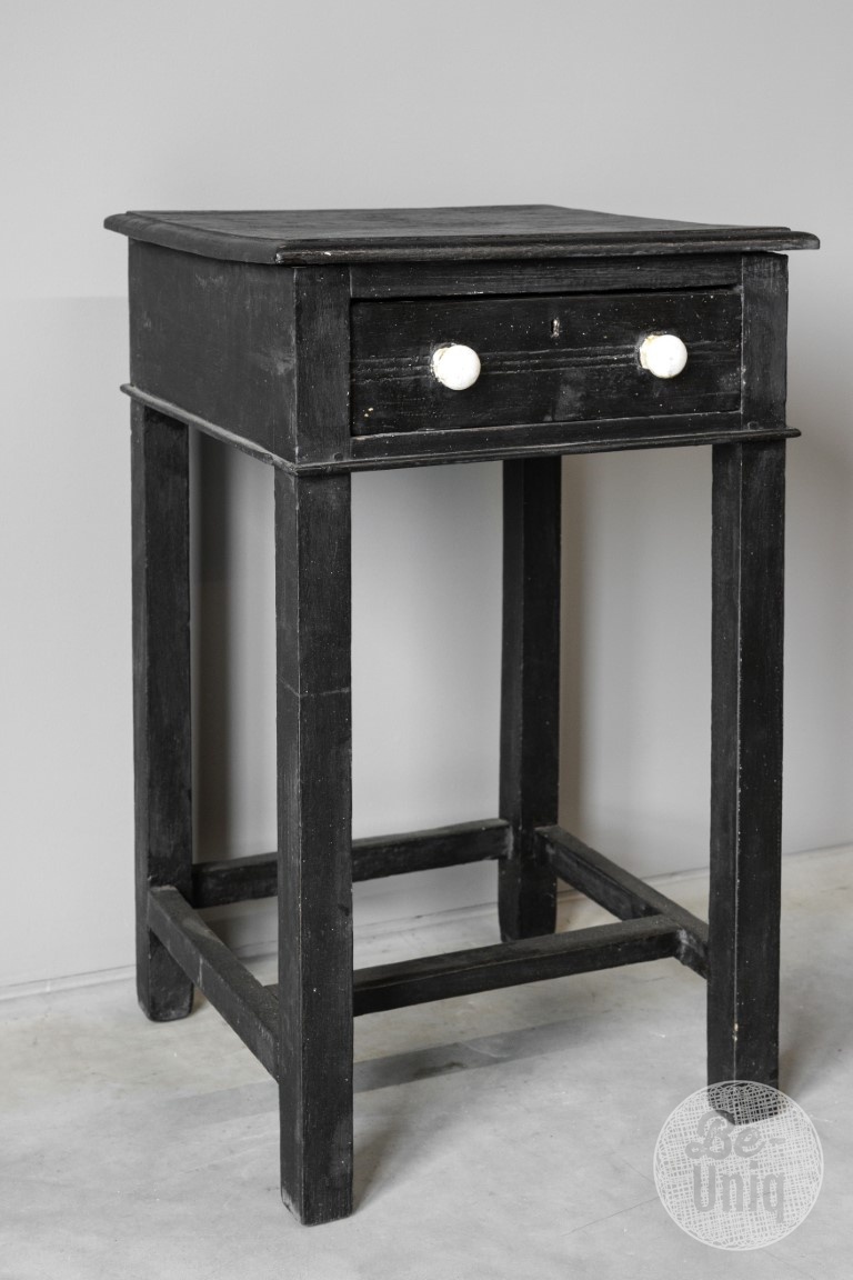 Be-Uniq Oude Bijzettafel | India | H75 x B45 x D45 cm