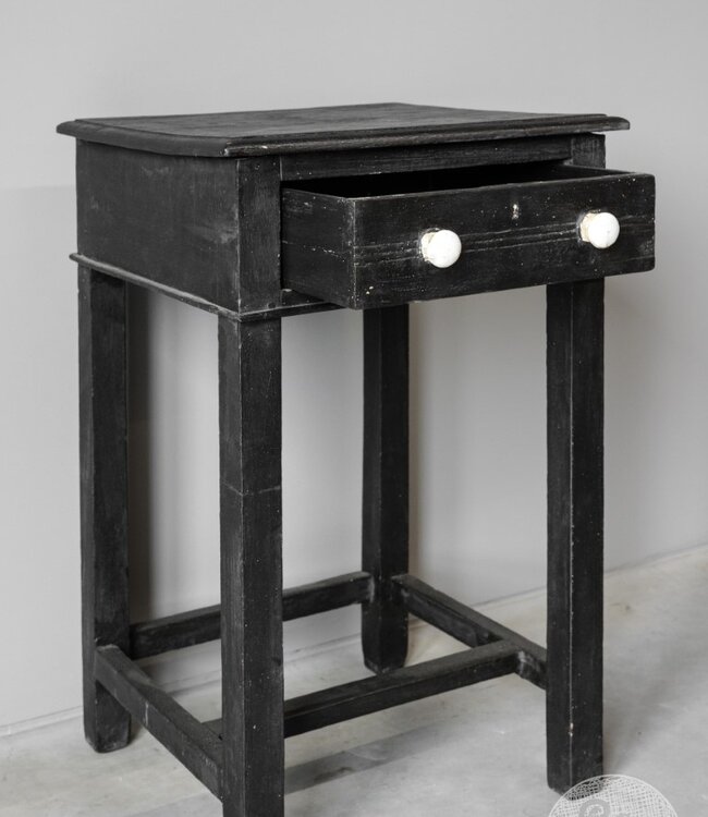 Be-Uniq Oude Bijzettafel | India | H75 x B45 x D45 cm