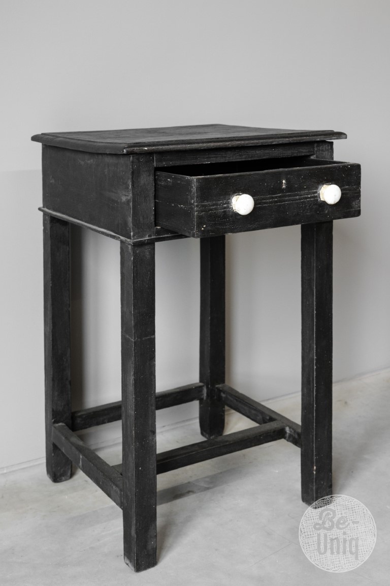 Be-Uniq Oude Bijzettafel | India | H75 x B45 x D45 cm