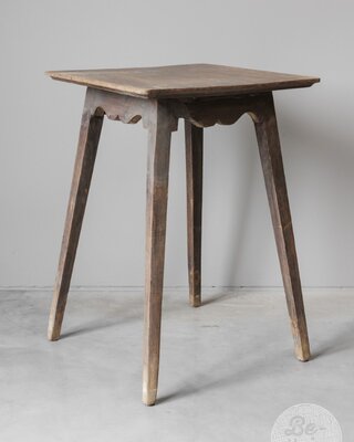 Be-Uniq Oude Bijzettafel | India | H56 x B46 x D46 cm