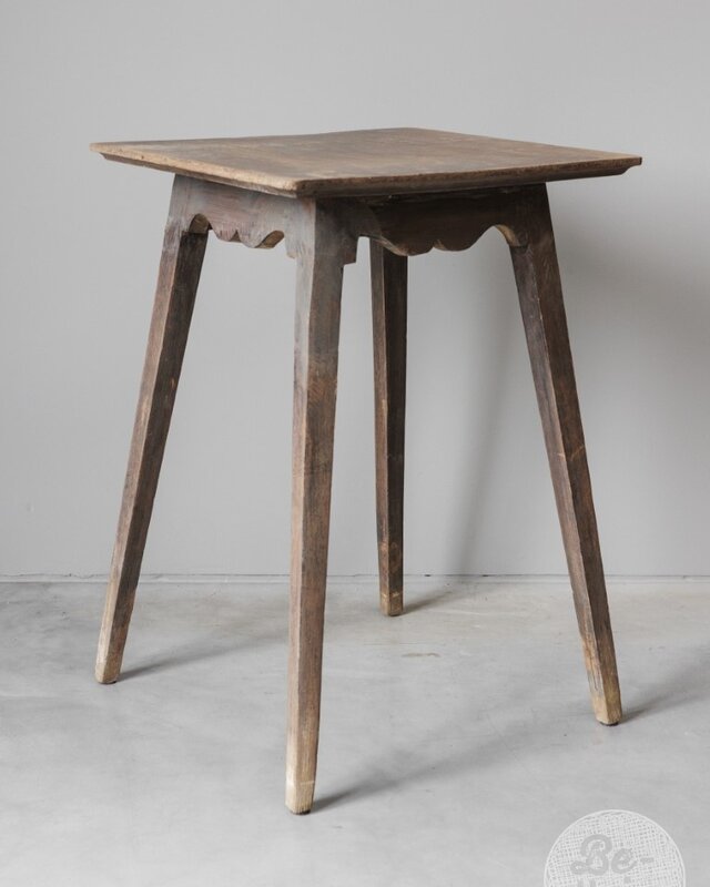 Be-Uniq Oude Bijzettafel | India | H56 x B46 x D46 cm