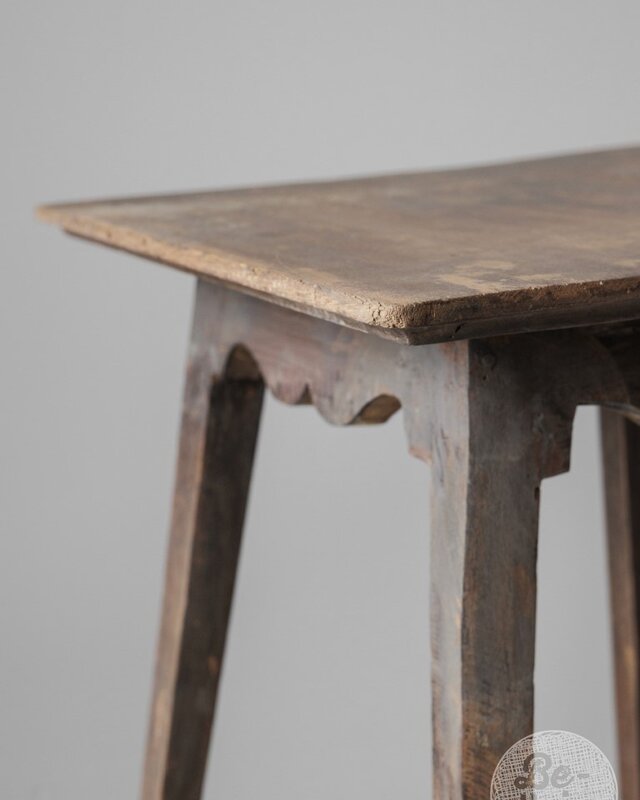 Be-Uniq Oude Bijzettafel | India | H56 x B46 x D46 cm
