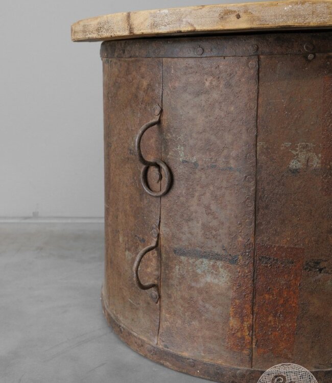 Be-Uniq Bijzettafel | Oude Ton | India | H45 x D57 cm