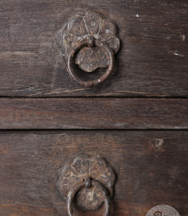 Be-Uniq Oude Bijzettafel | India | H74 x B40 x D40 cm