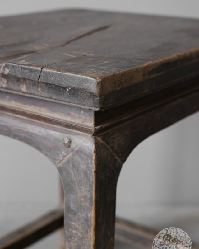 Be-Uniq Oude Bijzettafel | China | H50 x B39 x D45 cm