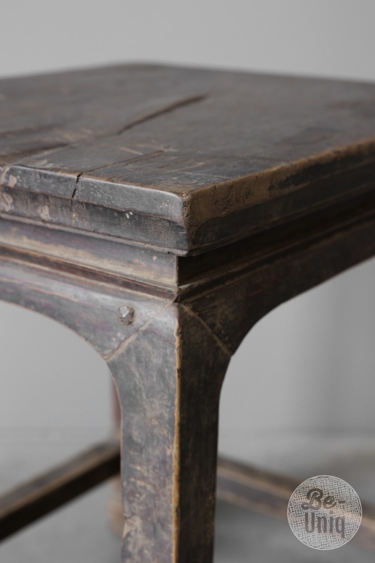 Be-Uniq Oude Bijzettafel | China | H50 x B39 x D45 cm