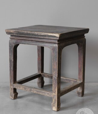 Be-Uniq Oude Bijzettafel | China | H50 x B39 x D45 cm