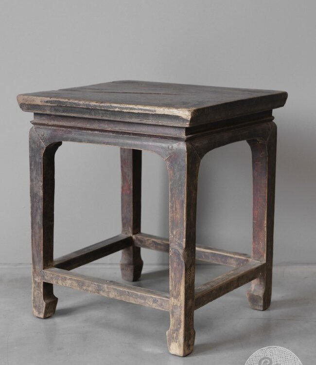 Be-Uniq Oude Bijzettafel | China | H50 x B39 x D45 cm
