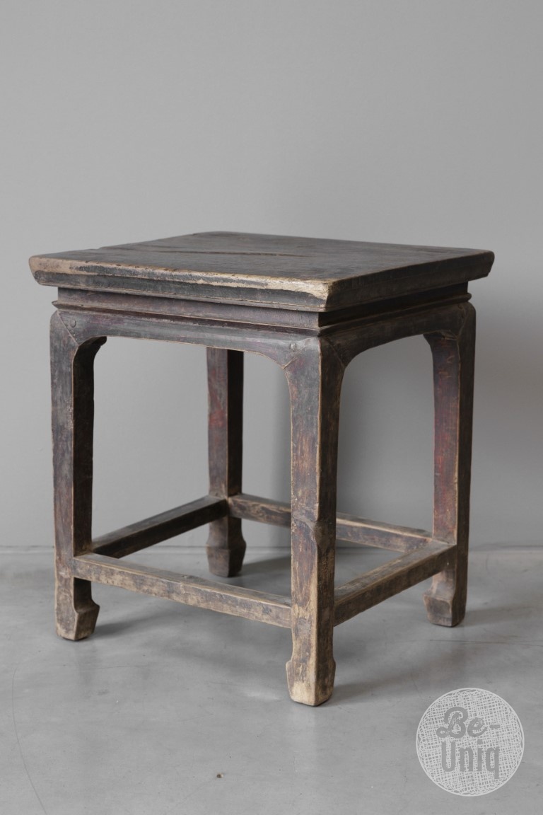 Be-Uniq Oude Bijzettafel | China | H50 x B39 x D45 cm