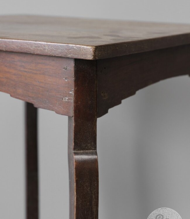 Be-Uniq Oude Bijzettafel | India | H69 x B44 x D45 cm