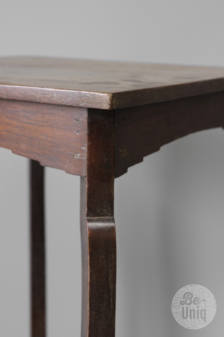 Be-Uniq Oude Bijzettafel | India | H69 x B44 x D45 cm