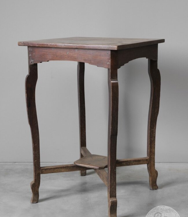 Be-Uniq Oude Bijzettafel | India | H69 x B44 x D45 cm