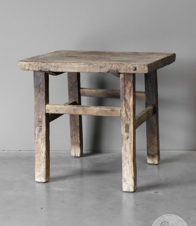 Be-Uniq Oude Bijzettafel | China | H50 x B56 x D44 cm