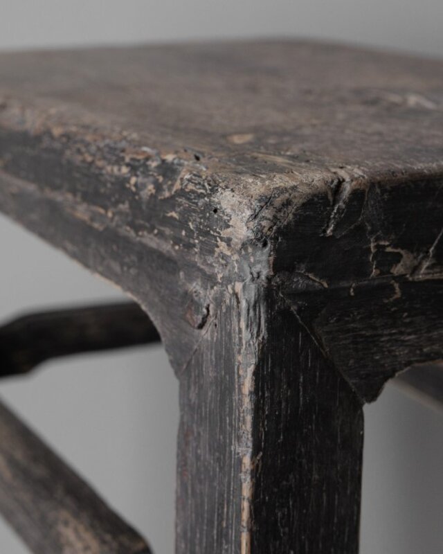 Be-Uniq Origineel Oude Bijzettafel | China | H49 x B44 x D29 cm