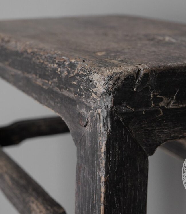 Be-Uniq Origineel Oude Bijzettafel | China | H49 x B44 x D29 cm