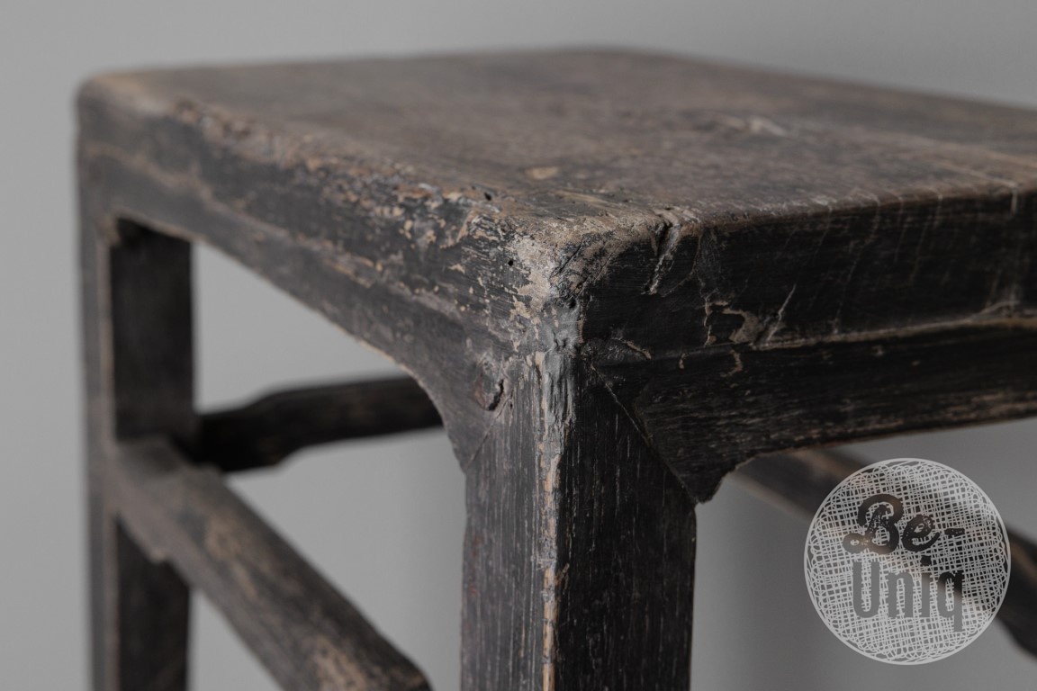 Be-Uniq Origineel Oude Bijzettafel | China | H49 x B44 x D29 cm