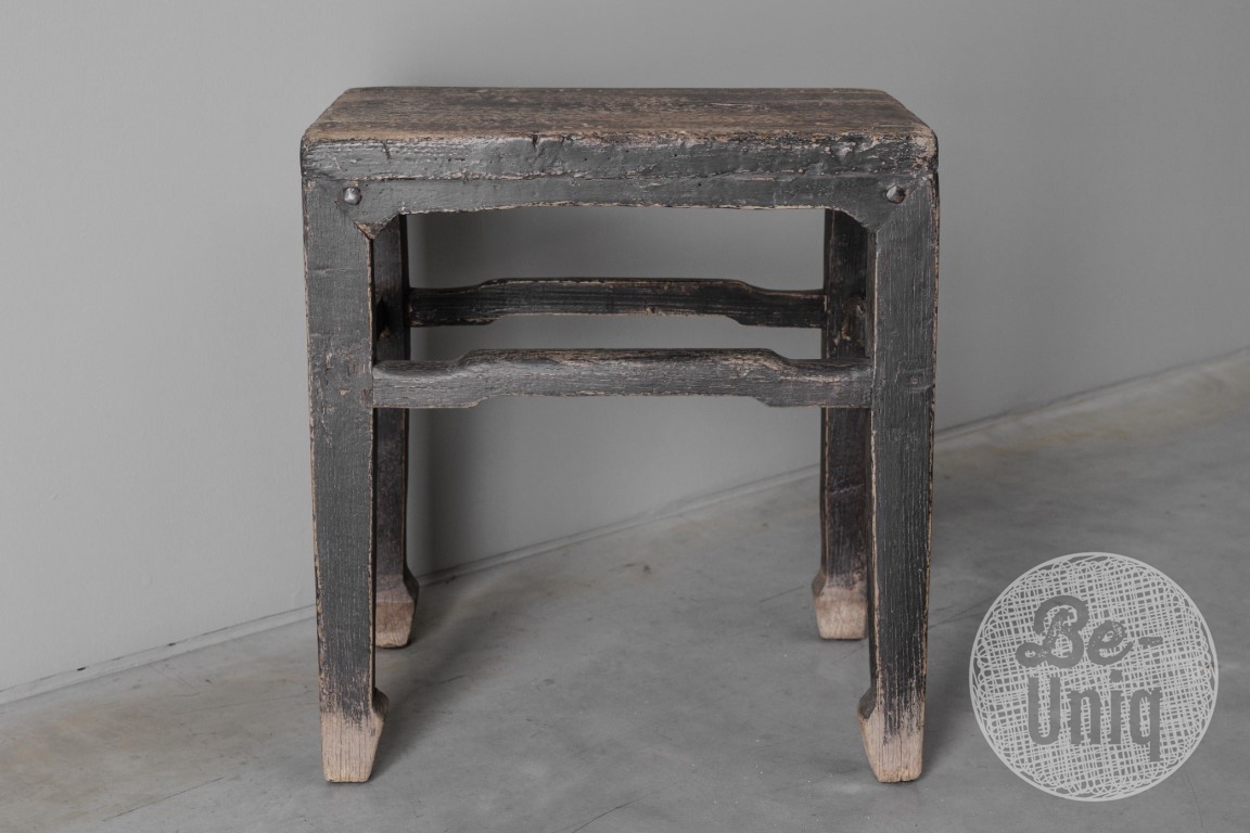 Be-Uniq Origineel Oude Bijzettafel | China | H49 x B44 x D29 cm