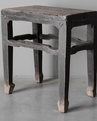 Be-Uniq Origineel Oude Bijzettafel | China | H49 x B44 x D29 cm