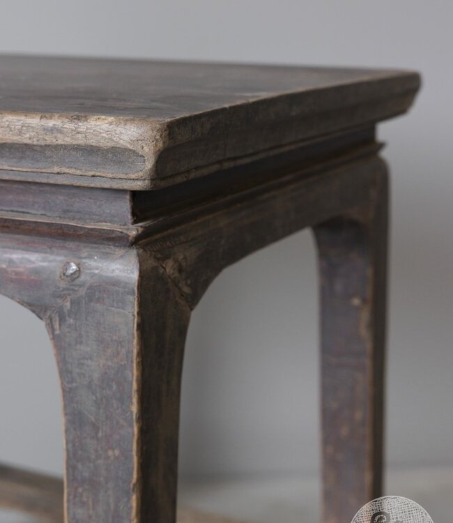 Be-Uniq Oude Bijzettafel | China | H50 x B39 x D45 cm