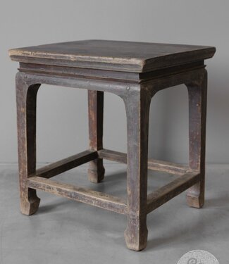 Be-Uniq Oude Bijzettafel | China | H50 x B39 x D45 cm