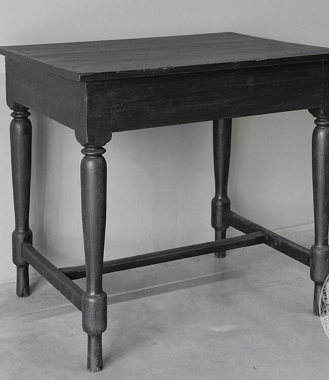 Be-Uniq Oude Bijzettafel | India | H73 x B75 x D58 cm